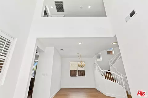 Entry Way - 19327 Ackerman Ave, Santa Clarita, CA 91321 photo 4 of 10