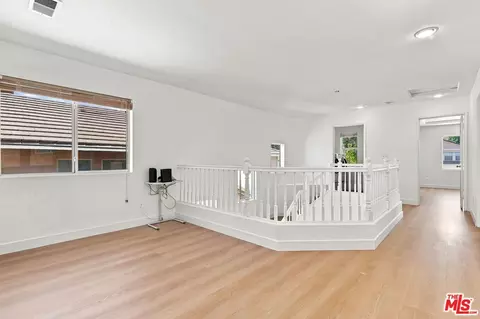 Entry Way - 19327 Ackerman Ave, Santa Clarita, CA 91321 photo 7 of 10