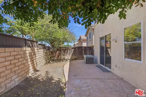 Exterior - 19327 Ackerman Ave, Santa Clarita, CA 91321 photo 3 of 8