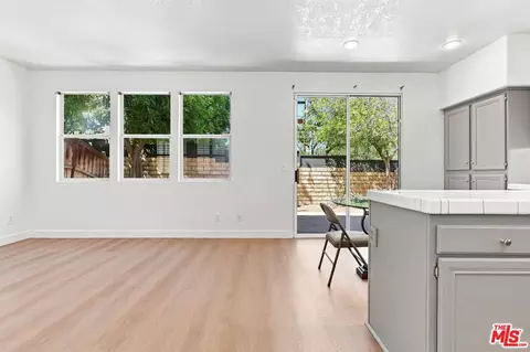 Living - 19327 Ackerman Ave, Santa Clarita, CA 91321 photo 4 of 7