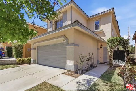 Exterior - 19327 Ackerman Ave, Santa Clarita, CA 91321 photo 2 of 8
