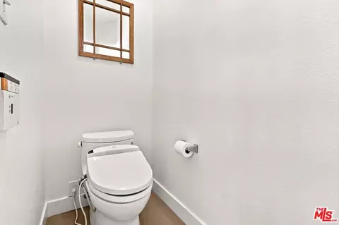 Bath - 19327 Ackerman Ave, Santa Clarita, CA 91321 photo 6 of 6