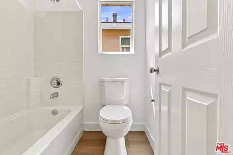 Bath - 19327 Ackerman Ave, Santa Clarita, CA 91321 photo 4 of 6