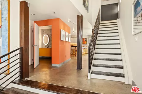 Entry Way - 615 Hampton Dr #B301, Venice, CA 90291 photo 2 of 4