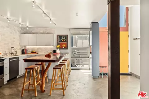 Kitchen - 615 Hampton Dr #B301, Venice, CA 90291 photo 1 of 3