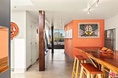 Entry Way - 615 Hampton Dr #B301, Venice, CA 90291 photo 1 of 4