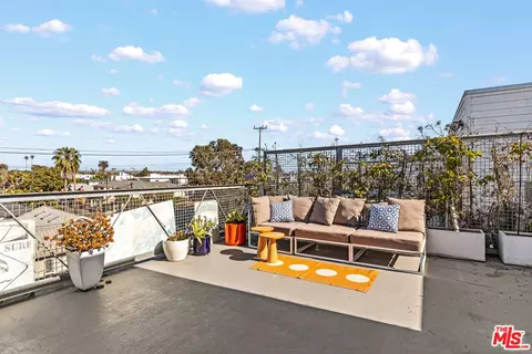 Exterior - 615 Hampton Dr #B301, Venice, CA 90291 photo 1 of 3