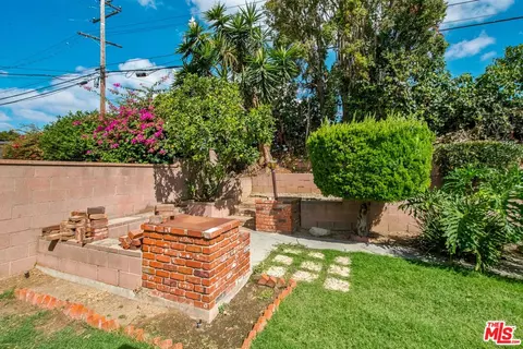 Exterior - 909 E Nordby St, Carson, CA 90746 photo 8 of 13