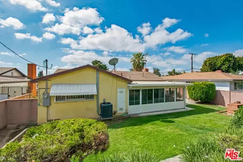 Exterior - 909 E Nordby St, Carson, CA 90746 photo 5 of 13