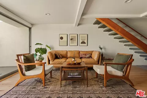 1701 Clinton St #321, Los Angeles, CA 90026