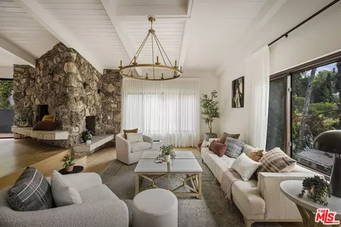 2426 Cazaux Pl, Los Angeles, CA 90068