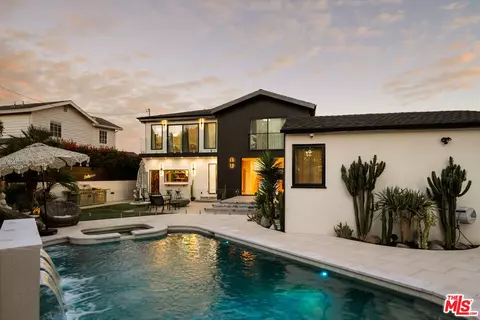 7832 Henefer Ave, Los Angeles, CA 90045