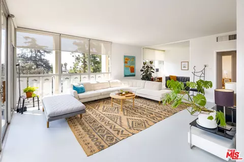 4411 Los Feliz Blvd #307, Los Angeles, CA 90027