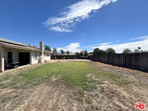 837 W Fontlee Ln, Bloomington, CA 92316 photo 6