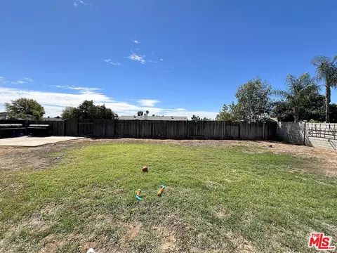 837 W Fontlee Ln, Bloomington, CA 92316 photo 7