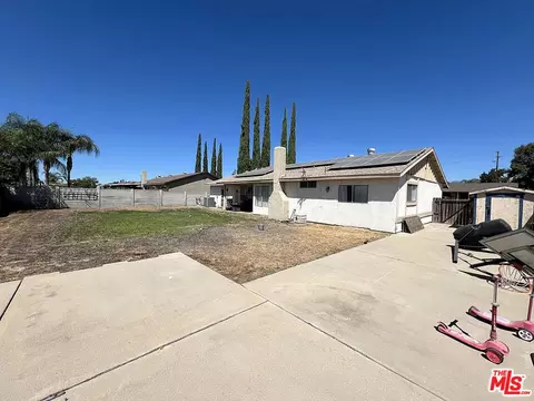 837 W Fontlee Ln, Bloomington, CA 92316 photo 4