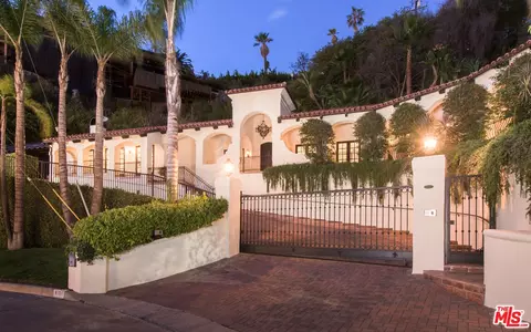 9101 St Ives Dr, Los Angeles, CA 90069