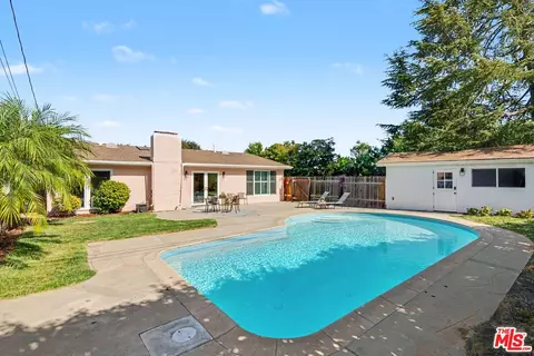 Exterior - 975 Pepperhill Rd, Pasadena, CA 91107 photo 4 of 6