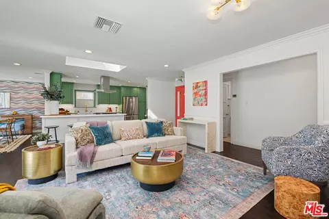 Living - 975 Pepperhill Rd, Pasadena, CA 91107 photo 2 of 2