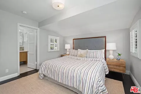 Bedroom - 975 Pepperhill Rd, Pasadena, CA 91107 photo 2 of 6
