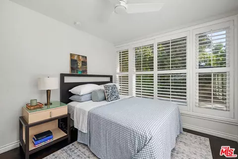 Bedroom - 975 Pepperhill Rd, Pasadena, CA 91107 photo 6 of 6