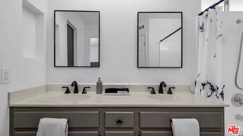 Bath - 80623 Veranda Ln, Indio, CA 92201 photo 3 of 6