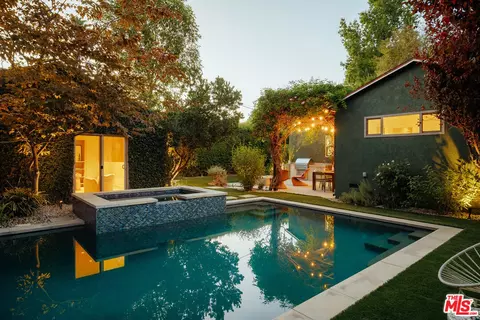 13352 Martha St, Valley Glen, CA 91401