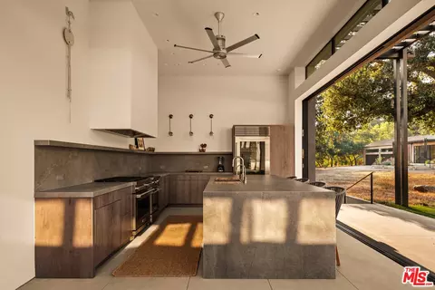 Kitchen - 1225 Shippee Ln, Ojai, CA 93023 photo 3 of 3