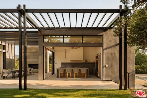 Exterior - 1225 Shippee Ln, Ojai, CA 93023 photo 4 of 14