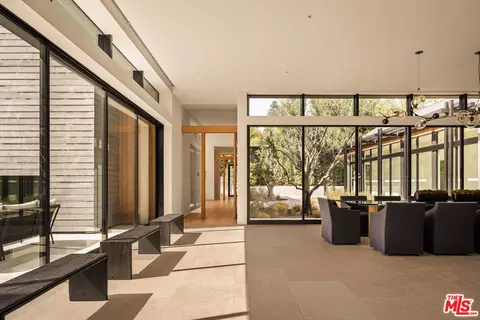 Entry Way - 1225 Shippee Ln, Ojai, CA 93023 photo 3 of 8