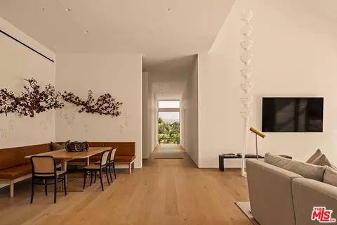 Entry Way - 1225 Shippee Ln, Ojai, CA 93023 photo 6 of 8