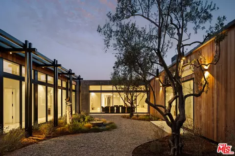 Exterior - 1225 Shippee Ln, Ojai, CA 93023 photo 9 of 14