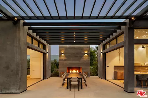 Exterior - 1225 Shippee Ln, Ojai, CA 93023 photo 10 of 14