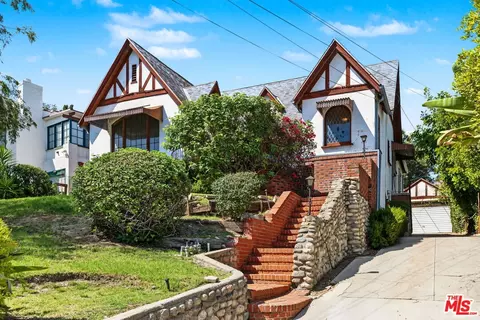 61 W State St, Pasadena, CA 91105