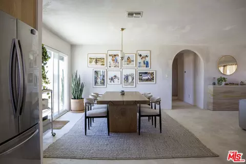 Dining - 365 Rainbow Dr, Yucca Valley, CA 92284 photo 2 of 2