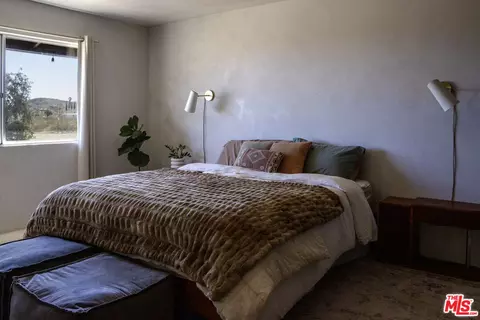 Bedroom - 365 Rainbow Dr, Yucca Valley, CA 92284 photo 1 of 5