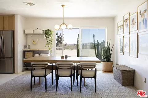 Dining - 365 Rainbow Dr, Yucca Valley, CA 92284 photo 1 of 2