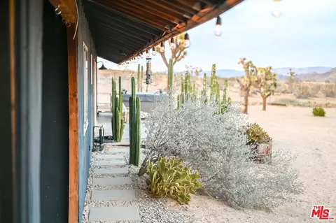 Exterior - 365 Rainbow Dr, Yucca Valley, CA 92284 photo 2 of 8