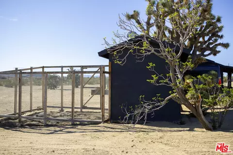Exterior - 365 Rainbow Dr, Yucca Valley, CA 92284 photo 8 of 8