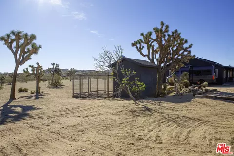 Exterior - 365 Rainbow Dr, Yucca Valley, CA 92284 photo 7 of 8