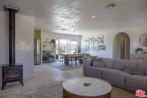 Living - 365 Rainbow Dr, Yucca Valley, CA 92284 photo 1 of 3