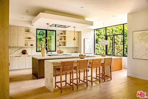 734 18th St, Santa Monica, CA 90402
