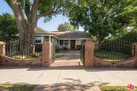 14212 Leadwell St, Van Nuys, CA 91405