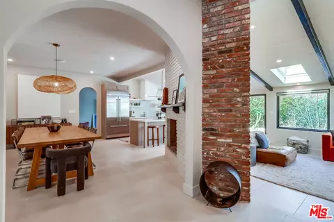 Entry Way - 4137 Big Tujunga Canyon Rd, Tujunga, CA 91042 photo 2 of 6