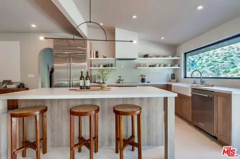 Kitchen - 4137 Big Tujunga Canyon Rd, Tujunga, CA 91042 photo 2 of 4