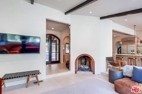 Entry Way - 4137 Big Tujunga Canyon Rd, Tujunga, CA 91042 photo 3 of 6