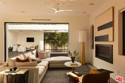 1609 N Stanley Ave, Los Angeles, CA 90046