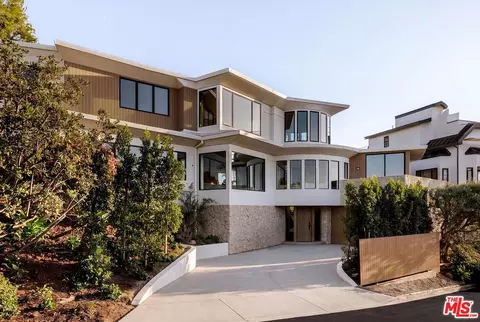 3858 Buena Park Dr, Studio City, CA 91604