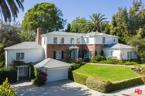 160 Bronwood Ave, Los Angeles, CA 90049