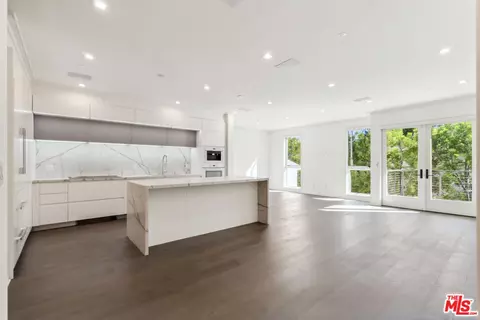 132 N Swall Dr #202, Los Angeles, CA 90048